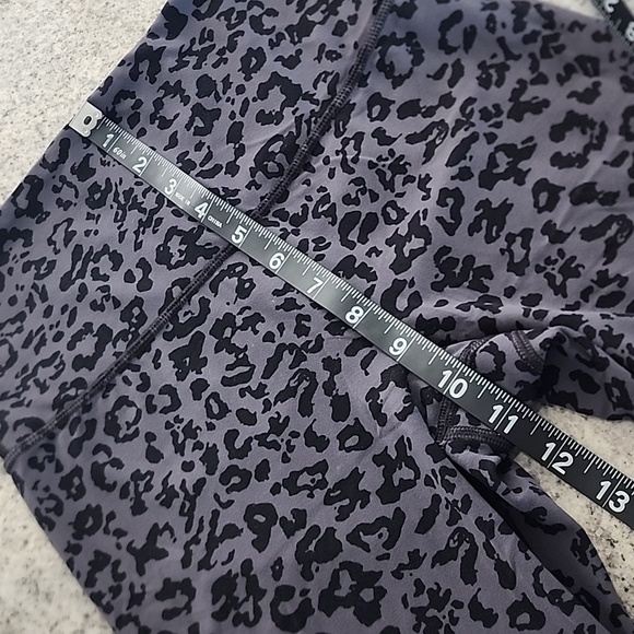 Athleta black/gray leopard print Elation Ultra High Rise legging! - Picture 9 of 10